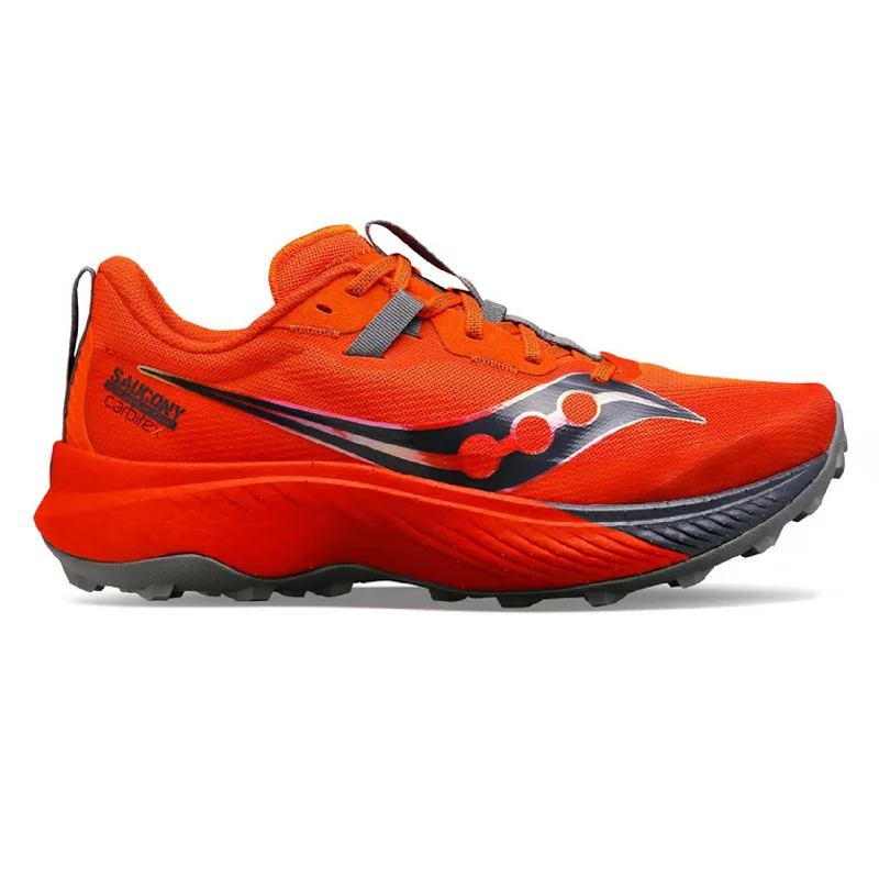 Men's running shoes with a traction - optimized outsoleMens Saucony Endorphin Edge