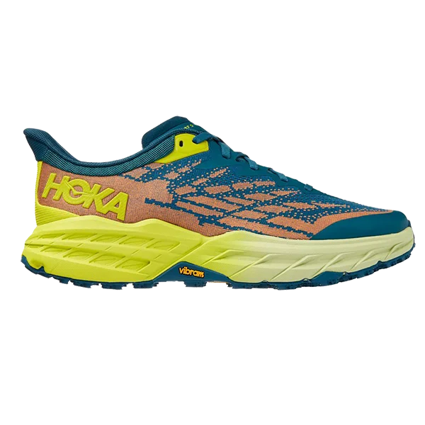 Men's running shoes with a flexible sole for easy movementMen's Speedgoat 5 Wide