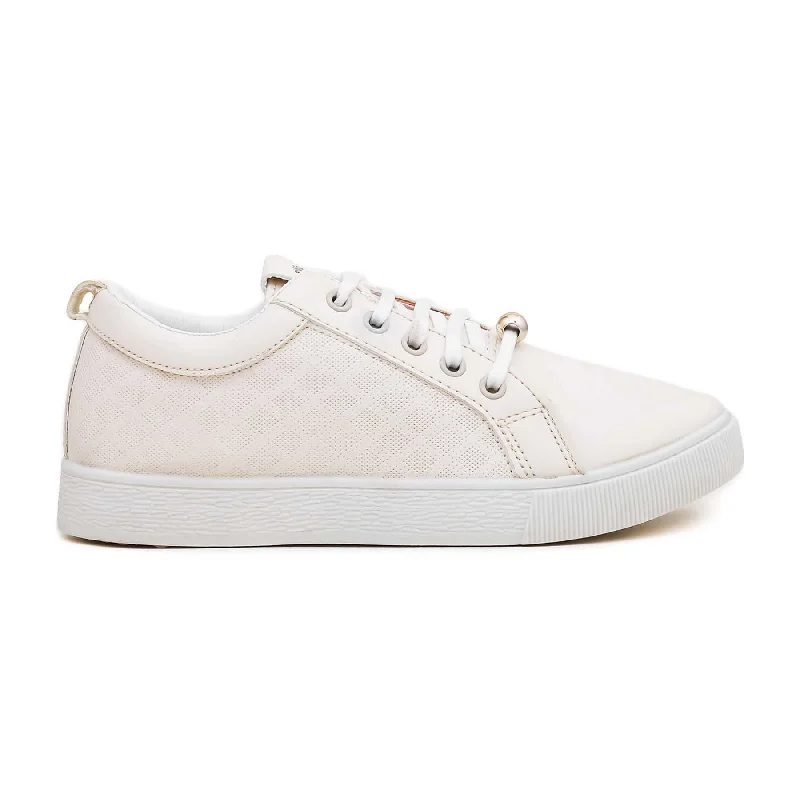 Men's sneakers with a stretchy side panel for flexibilityBeige Casual Sneaker AT7259