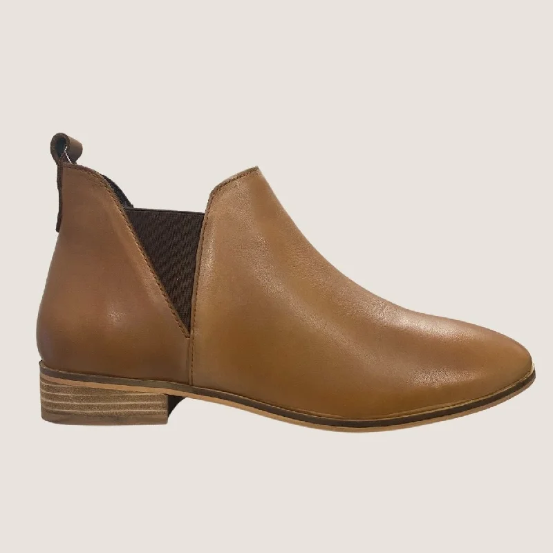 Vintage - inspired men's ankle boots with a round toeHuman Premium Frankie Boot