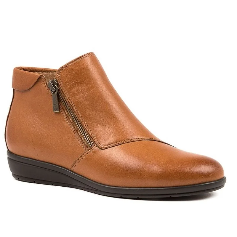 Men's ankle boots with a chunky sole for urban styleSupersoft Feyre Boot