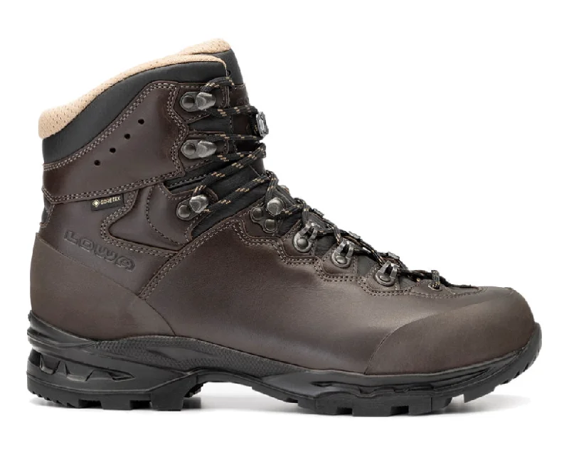 Men's hiking boots with a removable insole for customizationCamino GTX FG - Past Season