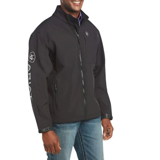 Men's western boots with a scalloped edge and a pull - on strapAriat Logo 2.0 Softshell Jacket