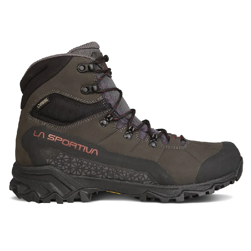 Men's hiking boots with a leather - reinforced toe and heelNucleo High II GTX (Men's)