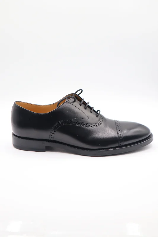 Men's formal shoes with a contrast stitching detailBrunello Cucinelli Men's Laced Shoes In Black Men's formal shoes with a contrast stitching detailBrunello Cucinelli Men's Laced Shoes In Black