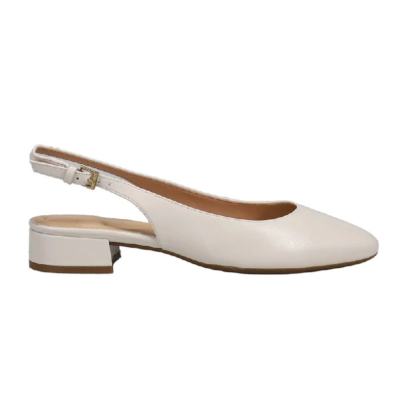 Men's formal shoes with a narrow toe boxCassius Pointed Toe Sling Back Pumps