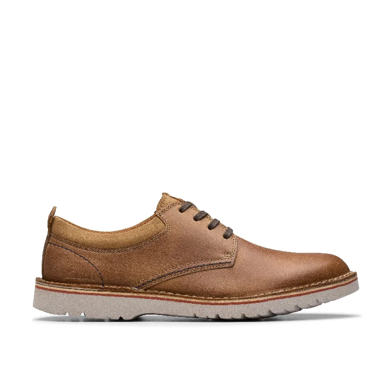 Brogue - style men's formal shoes for a sophisticated lookClarks Eastridge Low in Brown Leather