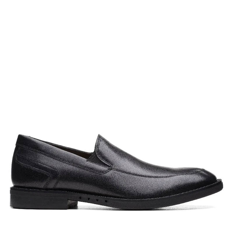 Men's formal shoes with a padded insole for comfortClarks Un Hugh Step in Black Leather