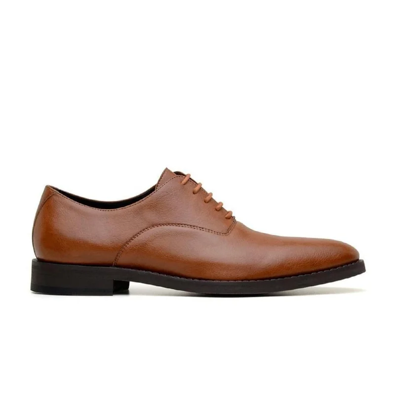 Men's leather formal Oxford shoes with a cap toe'Executive' classic oxford in high-quality vegan leather by Brave Gentleman - tan