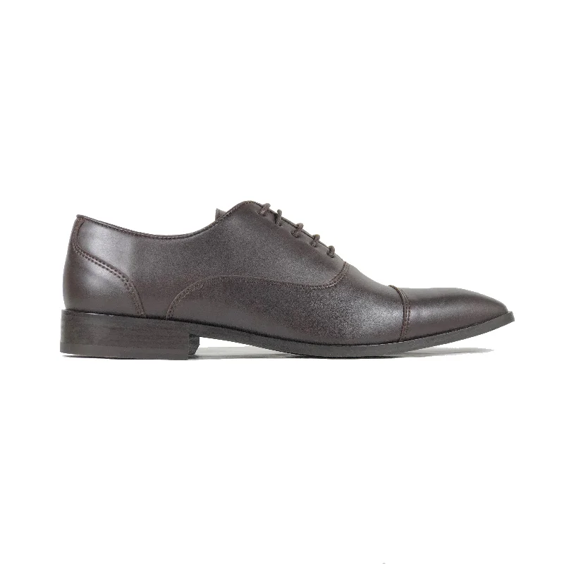 Men's formal shoes with a contrast stitching detail'Laurent' Cap-Toe Vegan Oxford by Zette Shoes - Brown