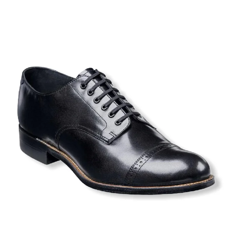 Men's formal shoes with a wingtip designStacy Adams Madison 00012